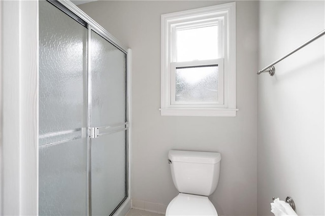 4497 Windsor Oaks Dr, Marietta, GA 30066 - bathroom featuring a shower with door and toilet