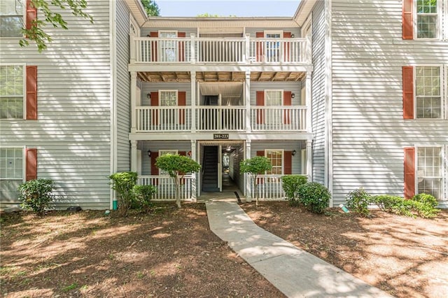 215 Cobblestone Trl, Avondale Estates, GA 30002 - multi unit property featuring a balcony