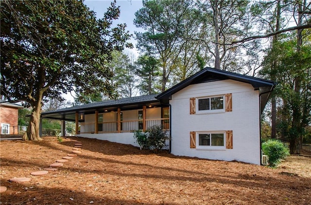 view of front of home featuring a porch