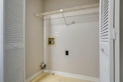 laundry room featuring hookup for an electric dryer, hookup for a washing machine, and gas dryer hookup