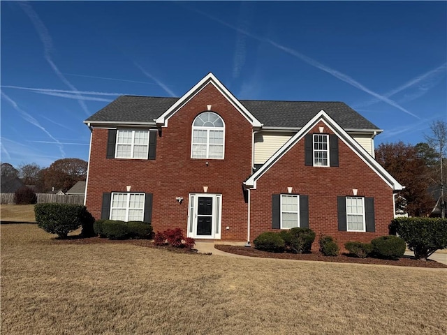 front of property with a front lawn