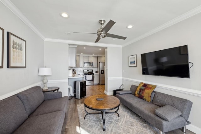 215 Piedmont Ave NE Unit 2103, Atlanta, GA 30308 - living room featuring recessed lighting, light wood-style floors, ceiling fan, and ornamental molding