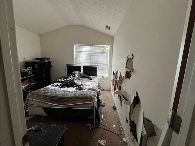 1528 Buckingham Pl, Stockbridge, GA 30281 - bedroom with lofted ceiling and a textured ceiling