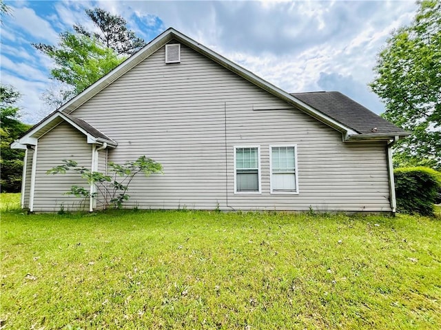 1528 Buckingham Pl, Stockbridge, GA 30281 - view of side of home with a yard