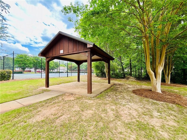 1528 Buckingham Pl, Stockbridge, GA 30281 - surrounding community with a tennis court