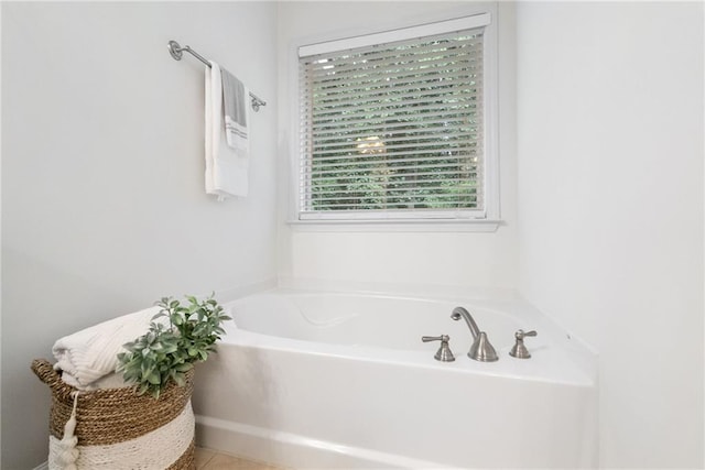 651 Coligny Ct, Atlanta, GA 30350 - bathroom with a bath