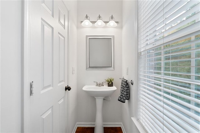 651 Coligny Ct, Atlanta, GA 30350 - bathroom with baseboards