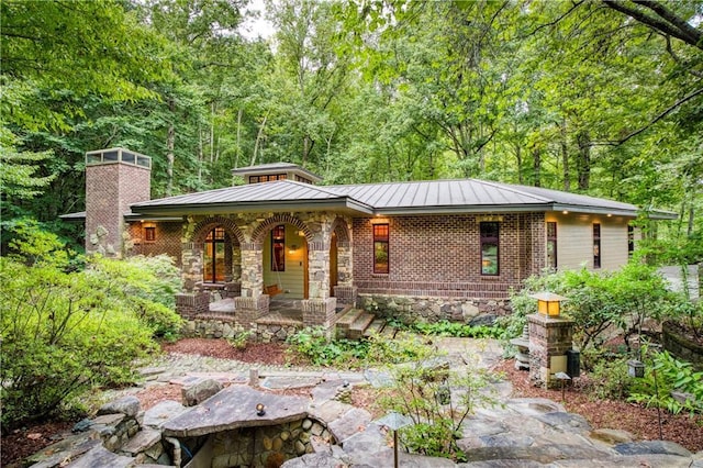 view of front of home featuring a porch