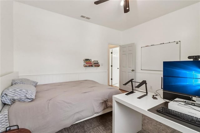 bedroom with ceiling fan