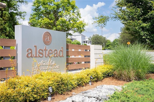 view of community / neighborhood sign
