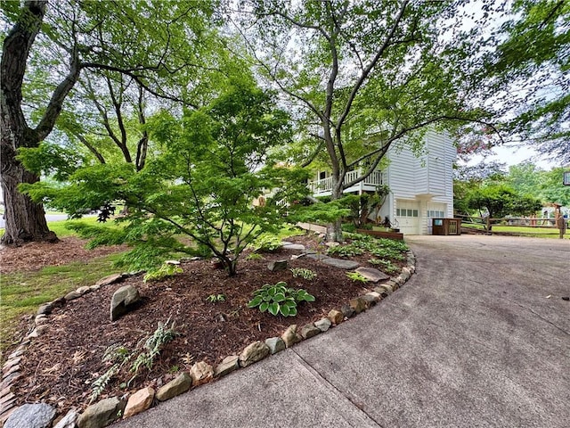 4114 Falcon Shores Ct NW, Acworth, GA 30101 - view of side of property featuring a garage and driveway