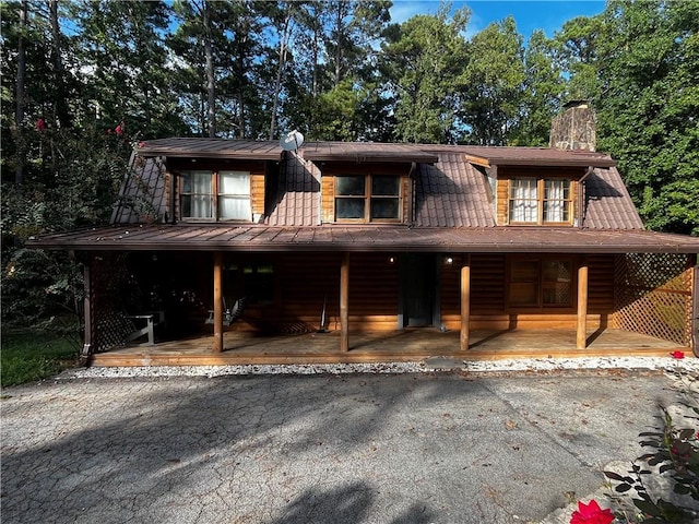 view of front facade featuring a porch