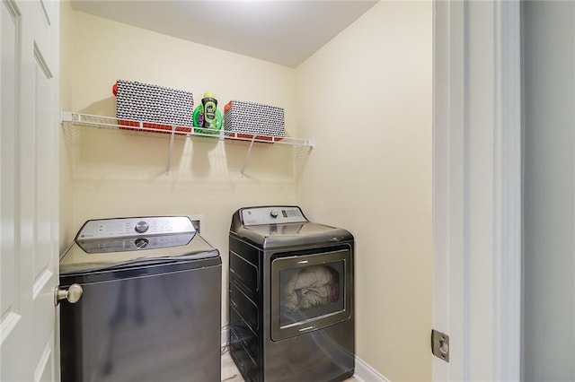 95 Jeffco Dr, Jefferson, GA 30549 - laundry area featuring washer and dryer