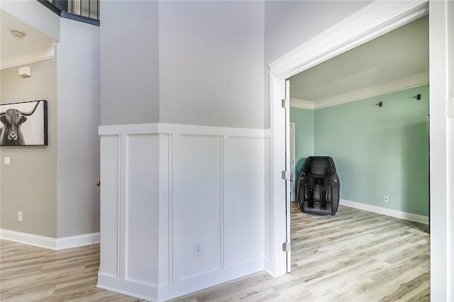 95 Jeffco Dr, Jefferson, GA 30549 - hallway featuring wood finished floors, ornamental molding, and baseboards