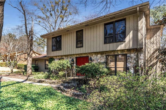 view of front of house with stone siding