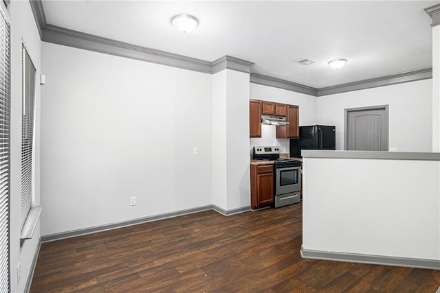 876 Ivydale Ln Unit 63, Lawrenceville, GA 30045 - kitchen featuring electric stove, under cabinet range hood, crown molding, dark wood-style floors, and baseboards