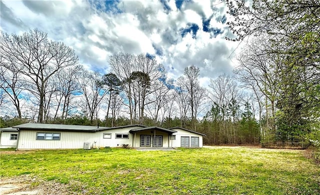 view of front of home with a front yard