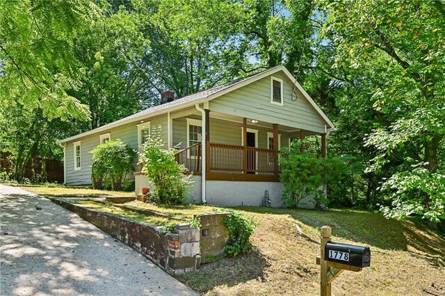 view of front of property with covered porch