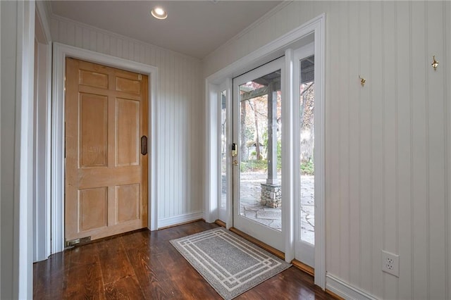 4252 Tall Hickory Trl, Gainesville, GA 30506 - foyer entrance featuring ornamental molding, dark wood-type flooring, and baseboards