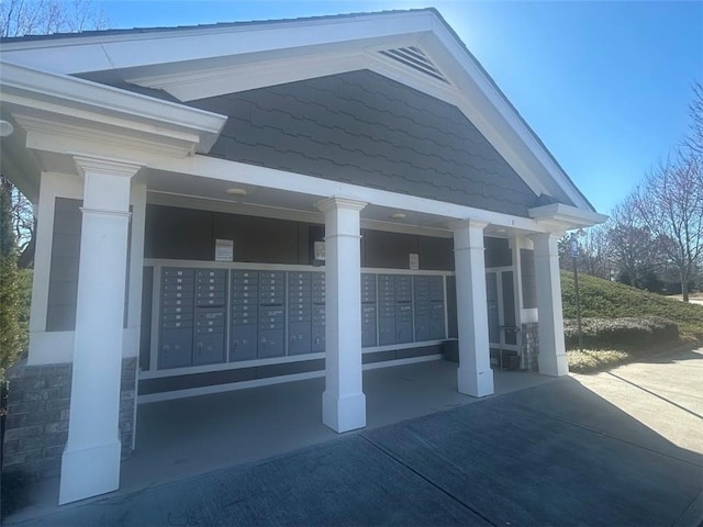 3311 Lindenridge Dr, Buford, GA 30519 - surrounding community with mail area
