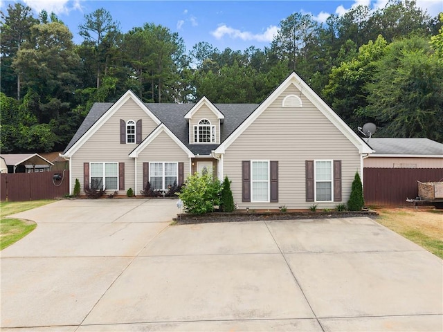 69 Maple Leaf Ct, Hoschton, GA 30548 - traditional-style house with a shingled roof