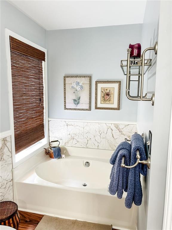 3809 Autumn View Ln NW, Acworth, GA 30101 - full bath featuring a bath