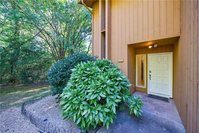 view of property entrance