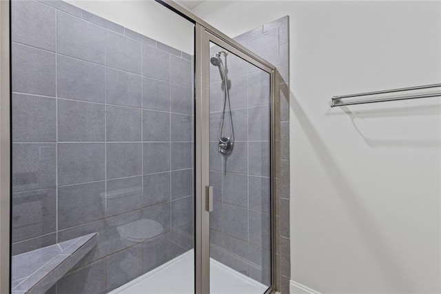 6469 Crosscreek Ln, Flowery Branch, GA 30542 - full bathroom with tiled shower