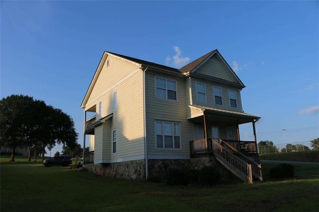 exterior space featuring a front yard