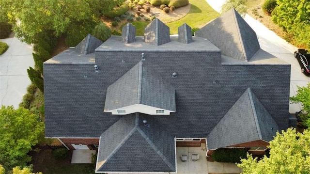 aerial view of property and surrounding area