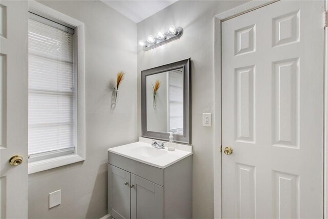 1351 Eason St NW, Atlanta, GA 30314 - bathroom featuring vanity