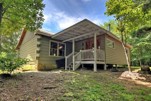 view of front of house featuring covered porch