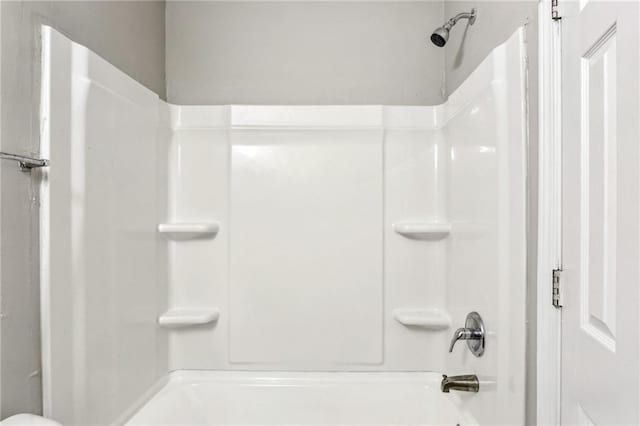 bathroom featuring shower / bath combination