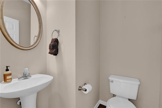 5040 Stonehaven Vw, Cumming, GA 30040 - bathroom with toilet and a sink