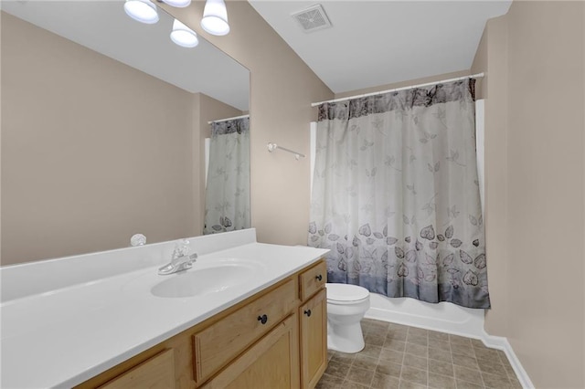 5040 Stonehaven Vw, Cumming, GA 30040 - bathroom with vanity, toilet, and shower / tub combo with curtain
