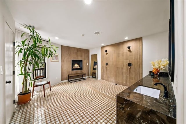 595 Overbrook Dr NW, Atlanta, GA 30318 - building lobby featuring a sink and recessed lighting