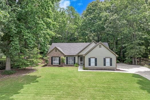 2105 Huntington Hills Trce, Buford, GA 30519 - ranch-style house featuring a front yard