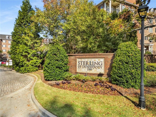 view of community / neighborhood sign