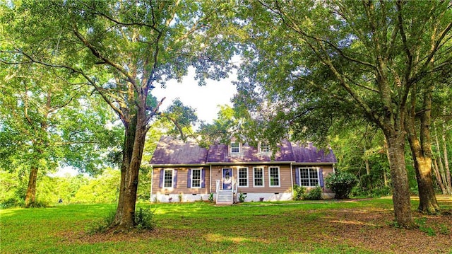 view of front of home with a front yard