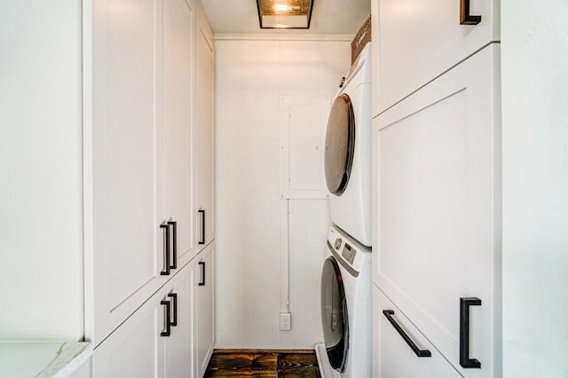 242 Buckskull Hollow Dr, Jasper, GA 30143 - laundry area with estacked washer and dryer