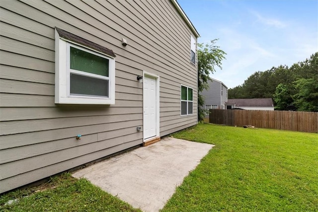 3915 Cypress Pointe Dr, Union City, GA 30291 - view of yard with a patio area