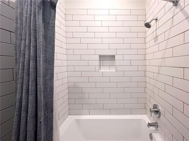 625 Piedmont Ave NE Unit 2004, Atlanta, GA 30308 - bathroom with shower / bath combination with curtain