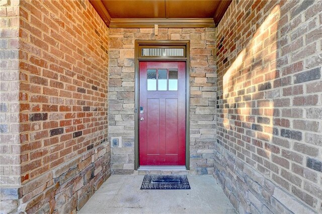 entrance to property with elevator