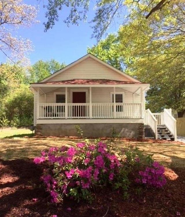 bungalow-style house with covered porch