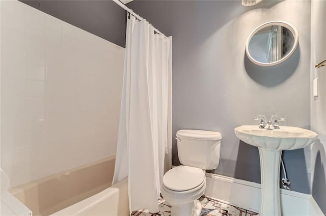 9620 Cedar Grove Rd, Chattahoochee Hills, GA 30213 - full bathroom featuring toilet and shower / bathtub combination with curtain