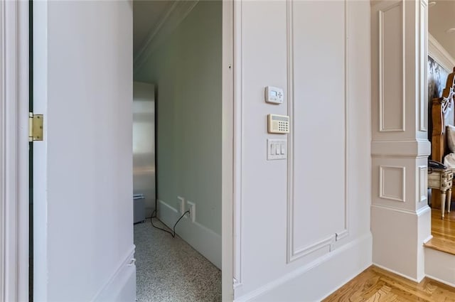 9620 Cedar Grove Rd, Chattahoochee Hills, GA 30213 - bathroom with crown molding and baseboards