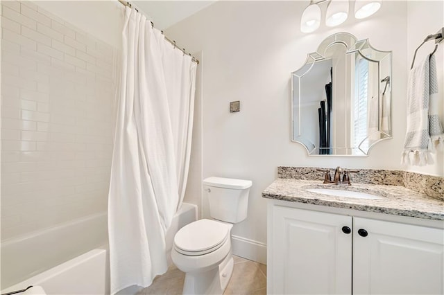 full bath featuring baseboards, toilet, shower / bath combination with curtain, vanity, and tile patterned flooring