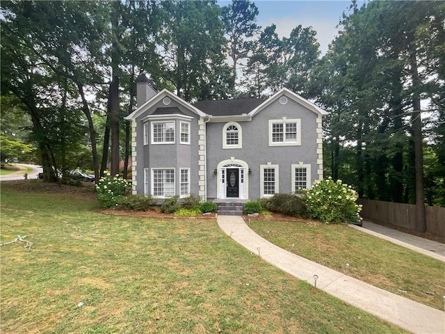 view of front of property with a front yard