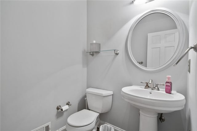 4423 Windsor Oaks Cir, Marietta, GA 30066 - bathroom featuring toilet and baseboards