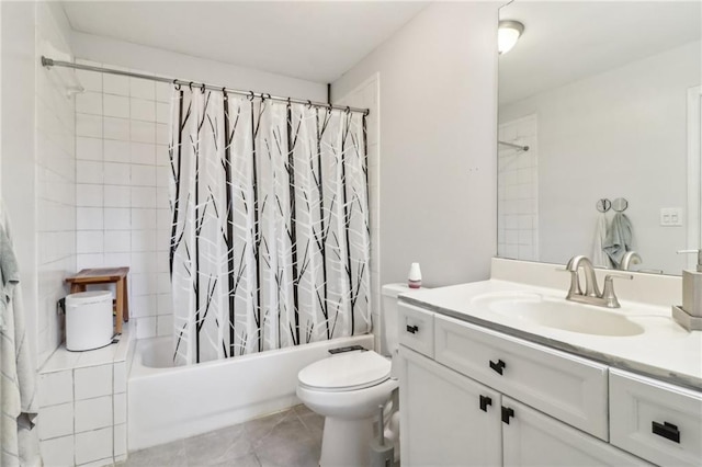 full bathroom with shower / tub combo with curtain, vanity, and toilet